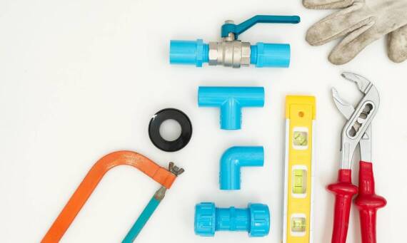 Jak osłonowa rura do wody wpływa na trwałość instalacji?