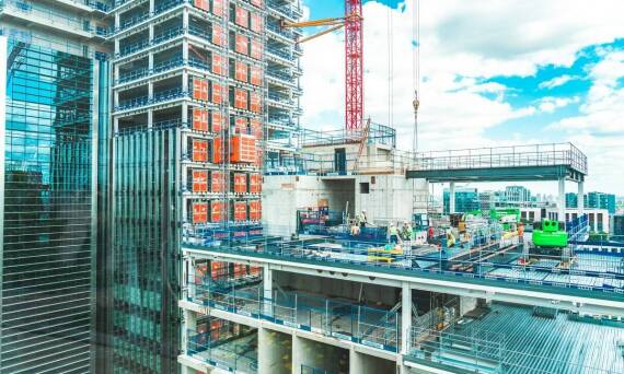 Wpływ drogowych brewek na redukcję zagrożeń na placach budowy