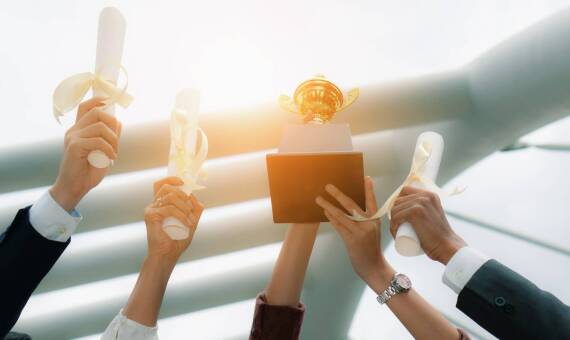 Dyplomy podziękowania jako narzędzie do budowania pozytywnego wizerunku dla szkoły