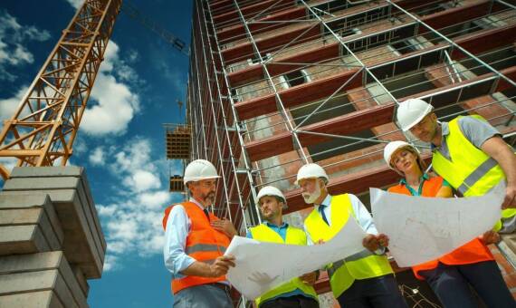 Wpływ nowoczesnych technologii w dźwigach na efektywność w budowie