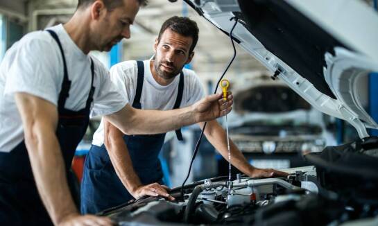 Jakie są najnowsze trendy w serwisowaniu samochodowych flot?