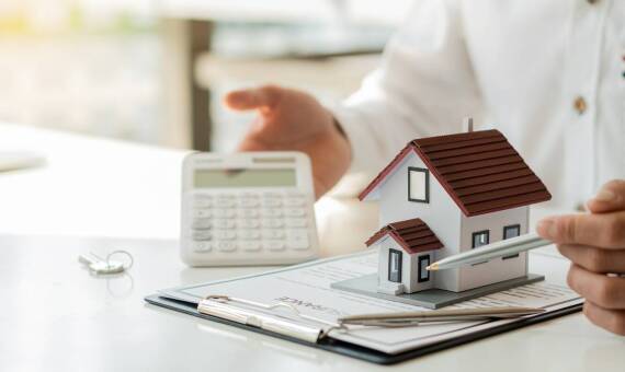 Jakie są zalety korzystania z różnych ofert ubezpieczeniowych w jednym miejscu?