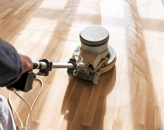 Cyklinowanie parkietów jako sposób na odświeżenie wnętrza.