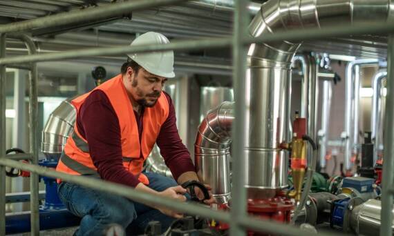 Jak hydraulik w Radzyminie może pomóc w optymalizacji zużycia wody?