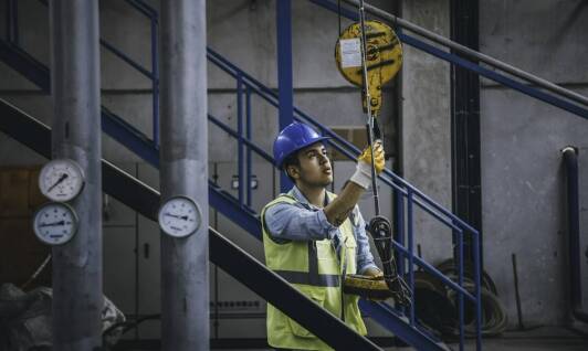 Wózki schodowe: Ułatwienie transportu w trudnych warunkach