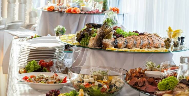 Nielimitowane napoje i kontynentalne śniadania w hotelu z basenem w Jastrzębiej Górze.