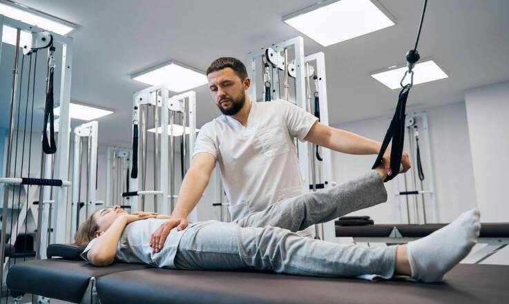 Jak fizjoterapeuta w Katowicach wspiera pacjentów z problemami lokomocyjnymi?