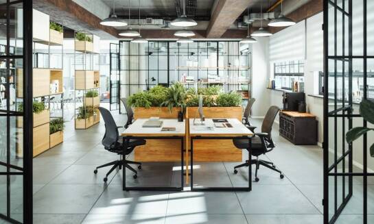 Jakie meble biurowe wybrać do open space?