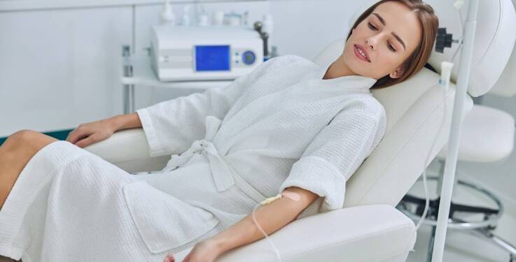 Jak witaminowe kroplówki wpływają na zdrowie osób starszych?