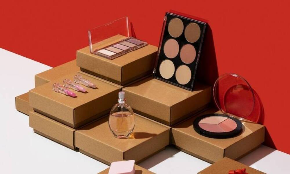 Jak reklamowe standy wpływają na promocję produktów w branży kosmetycznej?