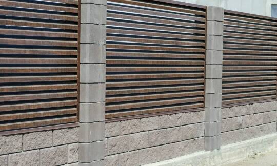 Zalety panelowych ogrodzeń: trwałość i estetyka w jednym