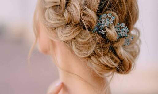 Upięcia ślubne: jak fryzjer w Zawierciu tworzy idealne fryzury na ten wyjątkowy dzień?