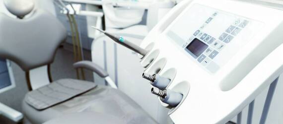 Nowoczesne technologie w ortodoncji – co zmieniają dla pacjenta?