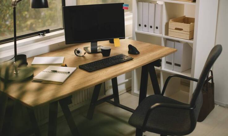 Jakie technologie w poleasingowych monitorach poprawiają komfort użytkowania?