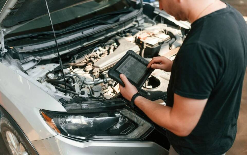 Wpływ profesjonalnej diagnostyki komputerowej na zarządzanie elektronicznymi systemami pojazdu