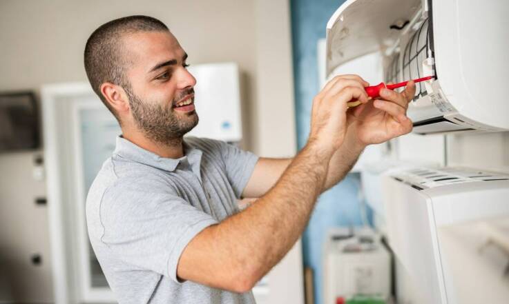 Jak montaż klimatyzatora wpływa na jakość powietrza w domach?