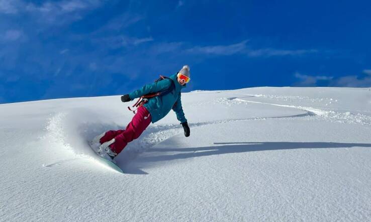 Co wyróżnia nasze weekendowe szkolenia z nauki jazdy na snowboardzie?
