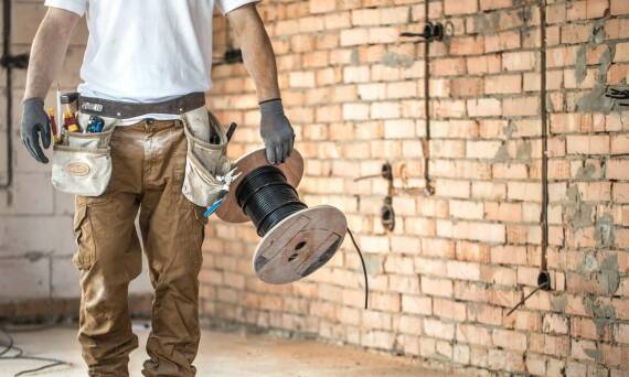 Montaż instalacji elektrycznej w domu – co powinieneś wiedzieć przed rozpoczęciem prac?