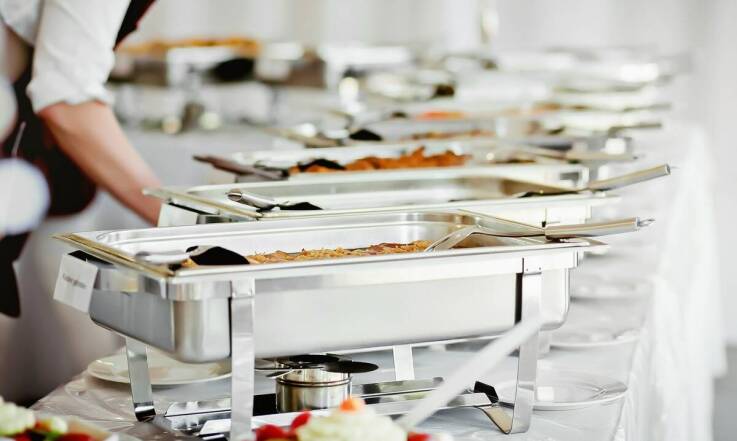 Jak dopasować menu do charakteru wydarzenia w sali bankietowej?