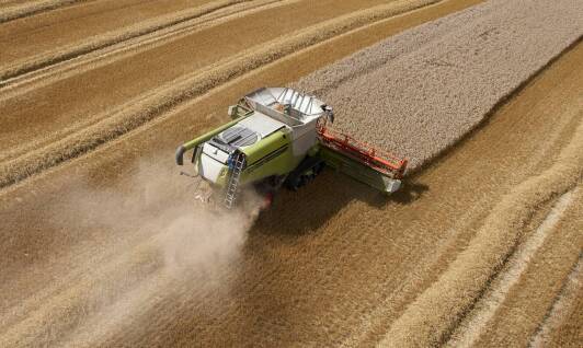 Wpływ regularnej wymiany części na efektywność kombajnów marki New Holland