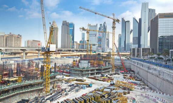 Jak wypożyczalnia dźwigów wspiera rozwój przemysłowej infrastruktury?