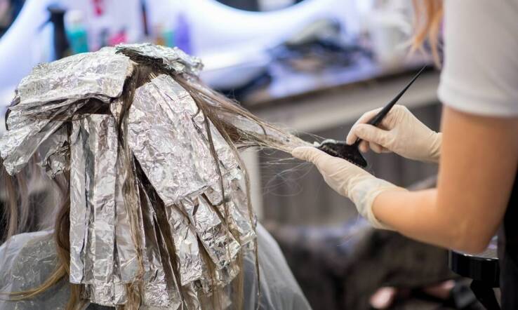 Wpływ nowoczesnych technologii na techniki koloryzacji włosów