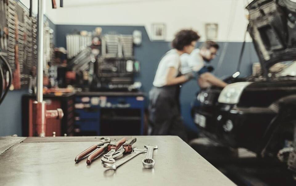 Kompleksowe usługi dla pojazdów ciężarowych w warsztacie samochodowym