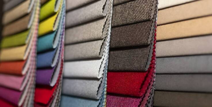 Materiały w obrotowych fotelach biurowych: co warto wiedzieć?