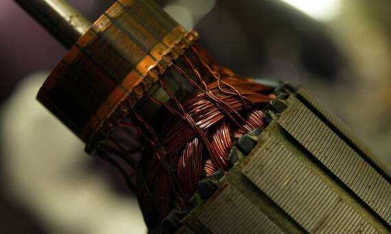 Jak technologie wpływają na jakość przezwajania elektrycznych silników?