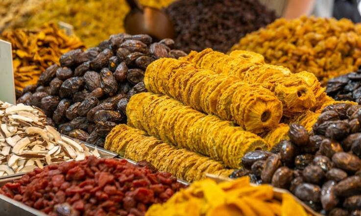 Sklep z owocami suszonymi: co warto wiedzieć przed zakupem?