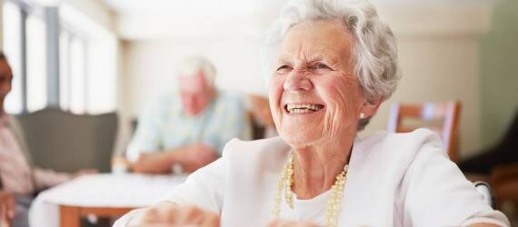 Jak domy opieki dla starszych osób dbają o psychiczne zdrowie mieszkańców?