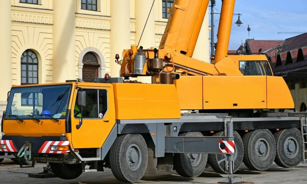 Czym się kierować przy wynajmie mini żurawia?