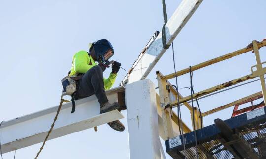 Znaczenie badań wytrzymałościowych dla długowieczności mostowych konstrukcji