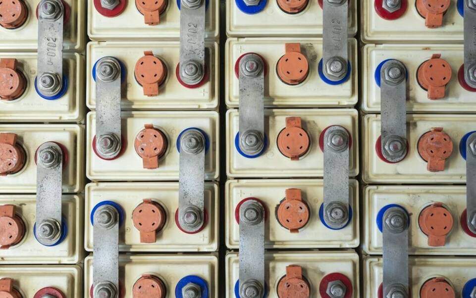 Jakie są kluczowe aspekty gwarancji na akumulatory EFB i AGM?