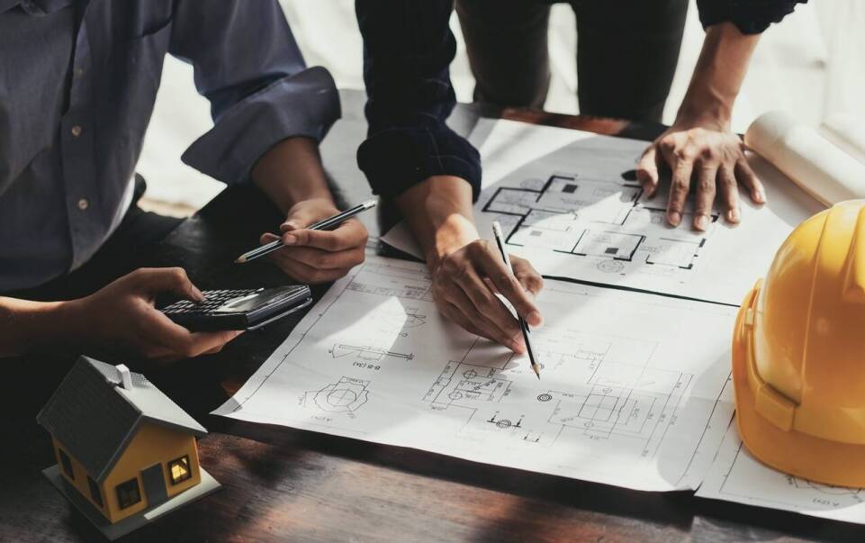 Rola doświadczenia specjalistów w realizacji skomplikowanych wykończeniowych projektów