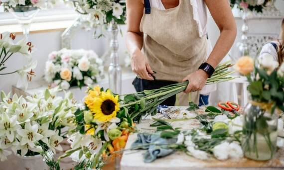 Tworzenie nastroju poprzez florystykę: usługi kwiaciarni w Szczyrku