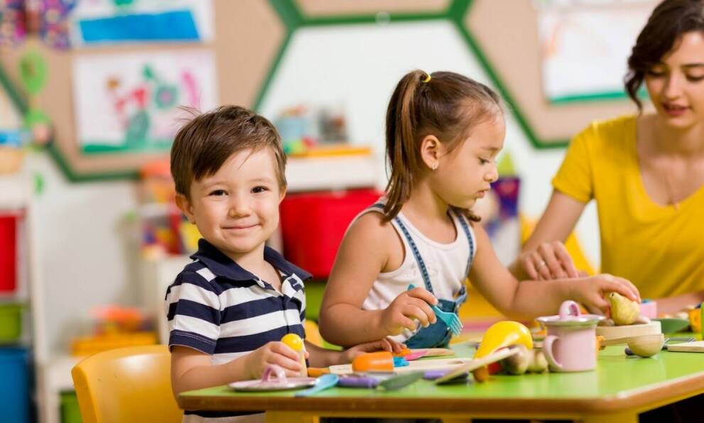 Jak w przedszkolu zapewnia się czystość podczas sensorycznych zajęć?