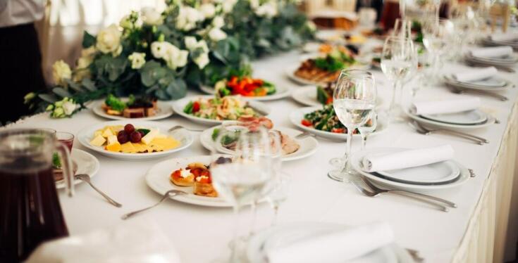 Catering na wesele: jakie menu proponuje sala weselna pod Wrocławiem?