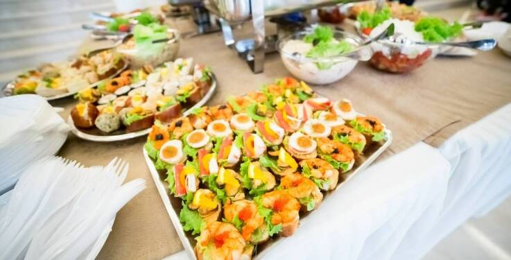 Jakie znaczenie ma elastyczność menu w okazjonalnym cateringu?