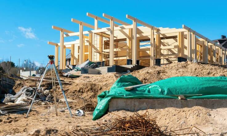 Czas realizacji budowy drewnianego domu – na co się przygotować?