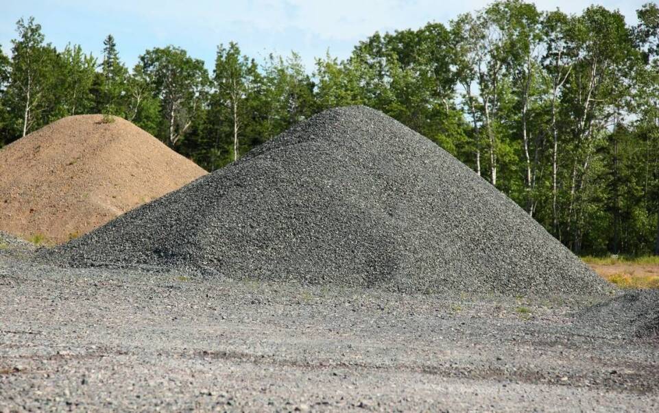 Bazaltowe kruszywa w budowie fundamentów pod infrastrukturę energetyczną