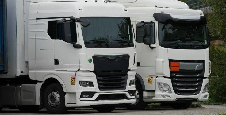 Skup ciągników siodłowych – jak przebiega proces wyceny tych pojazdów?