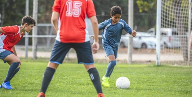 Znaczenie zdrowej rywalizacji w rozwoju młodych piłkarzy