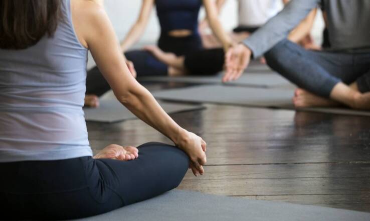 Jak szkoła jogi pomaga w osiągnięciu harmonii ducha i ciała?
