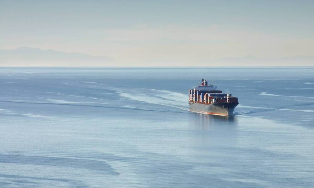 Bezpieczeństwo morskiego transportu kontenerów: kluczowe aspekty i rozwiązania