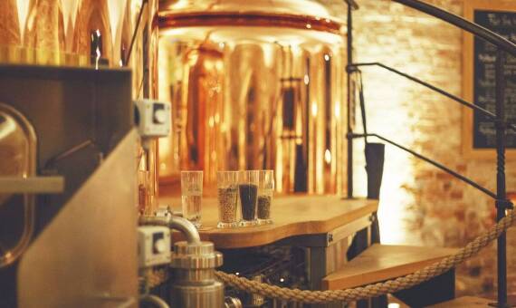 Jak turbo drożdże wspierają efektywność procesu destylacji?