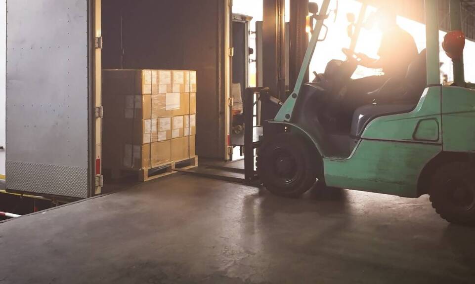 Jakie są korzyści z zamiany wózków widłowych zamiast sprzedaży?