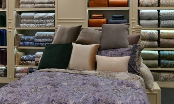 Personalizacja firanek przez haftowanie – jak stworzyć unikalny wystrój dla okien?