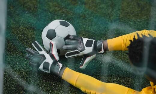 Jak profesjonalne futsalowe halówki wpływają na komfort gry?