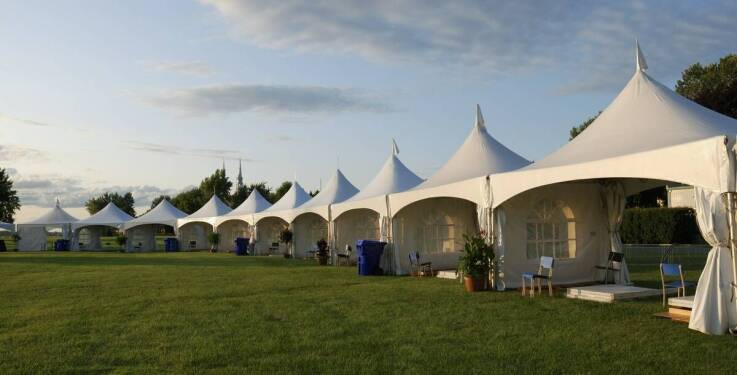 Jak uniknąć najczęstszych problemów przy wyborze handlowych namiotów?